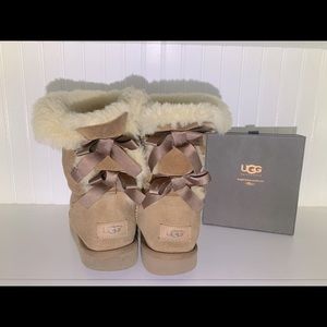 💕UGG bailey bow boots. With care kit!💕